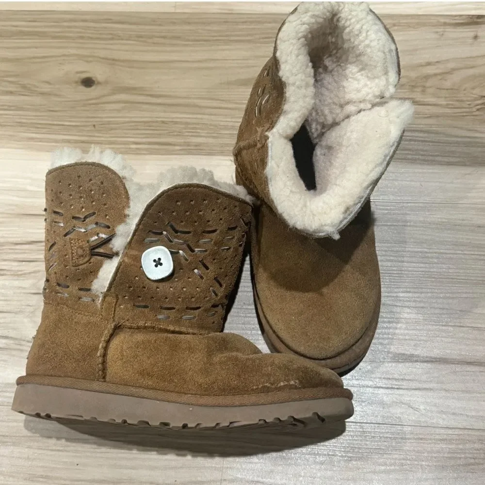 UGG Bailey Button Tehuano Classic Boots Girls 2